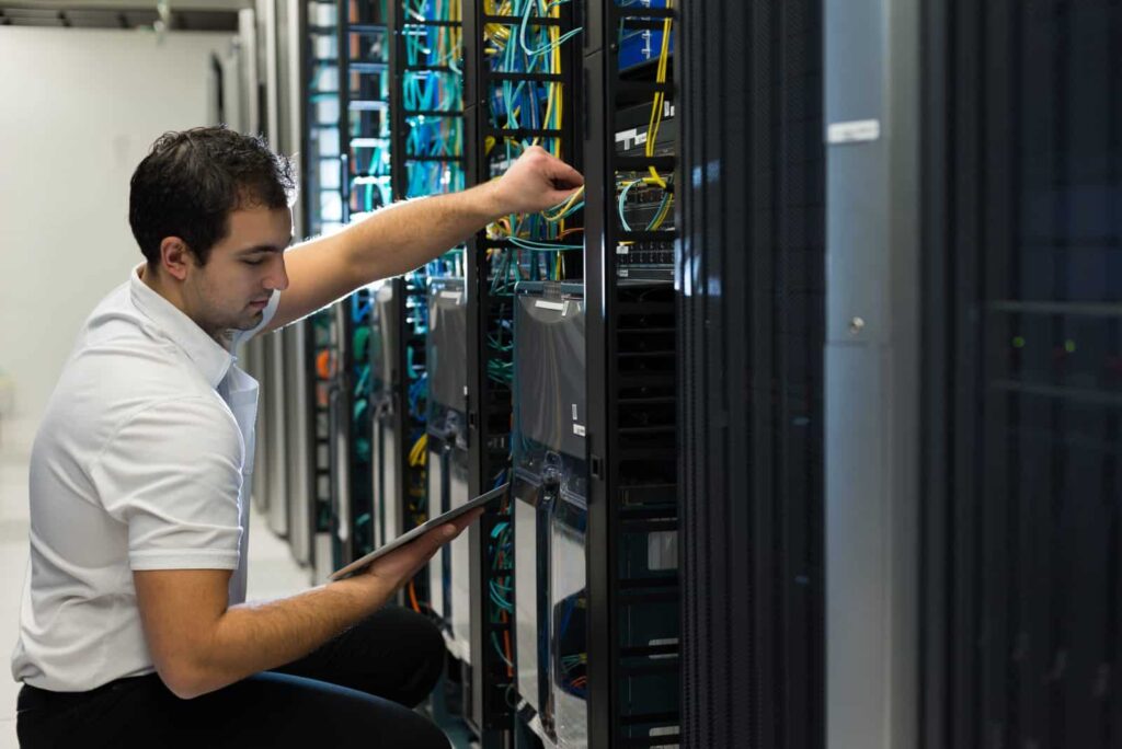 Remote Hands Services in the USA and UK: Enhancing Data Center Efficiency | Reboot Monkey